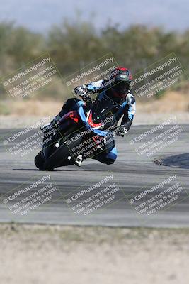 media/Oct-13-2025-Moto Forza (Mon) [[a66d839500]]/3-B Group/Session 3 Turn 2/